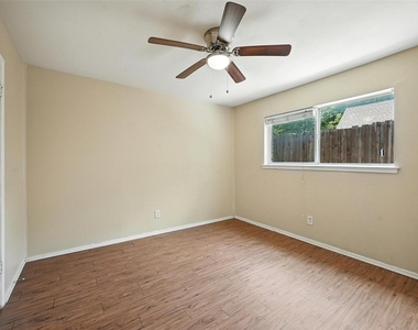 103 W Brown Street - Photo Thumbnail 11