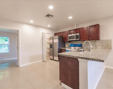 5201 Nw 17th Court - Photo Thumbnail 18