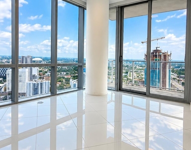 851 Ne 1st Avenue - Photo Thumbnail 14
