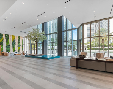 851 Ne 1st Avenue - Photo Thumbnail 22
