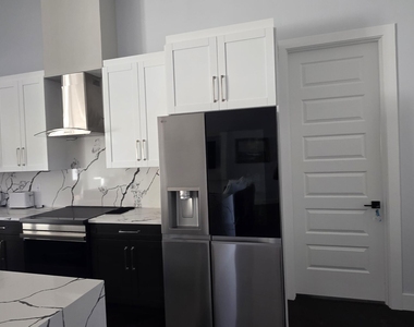 196 Sw Paar Drive - Photo Thumbnail 4