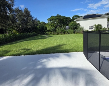196 Sw Paar Drive - Photo Thumbnail 17