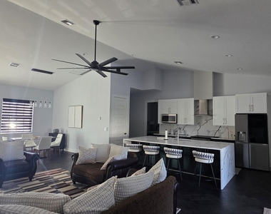 196 Sw Paar Drive - Photo Thumbnail 22
