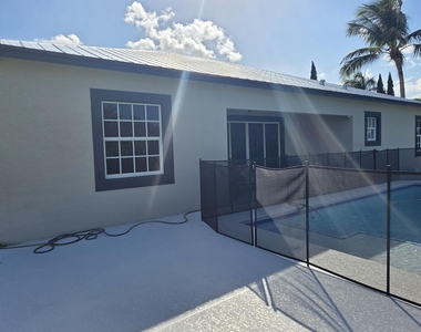 196 Sw Paar Drive - Photo Thumbnail 15