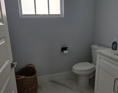 196 Sw Paar Drive - Photo Thumbnail 9