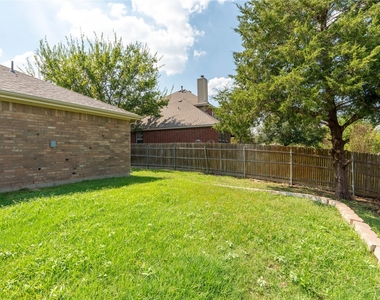 2105 Sumac Drive - Photo Thumbnail 32