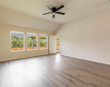 2105 Sumac Drive - Photo Thumbnail 24