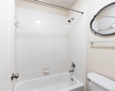 2105 Sumac Drive - Photo Thumbnail 13