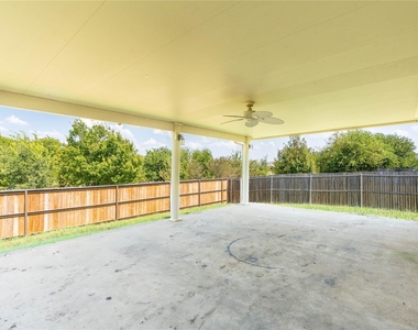 2105 Sumac Drive - Photo Thumbnail 30