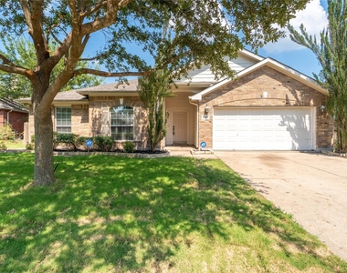 2105 Sumac Drive - Photo Thumbnail 1