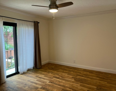 3008 San Clara Drive - Photo Thumbnail 5