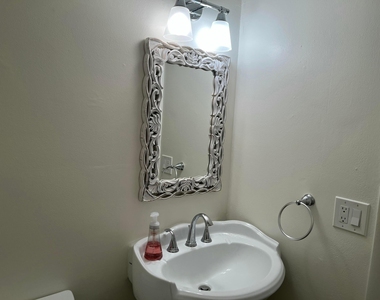 3008 San Clara Drive - Photo Thumbnail 11