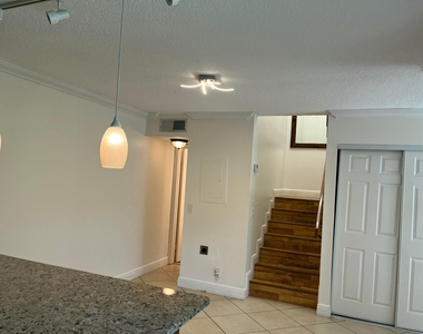 3008 San Clara Drive - Photo Thumbnail 2