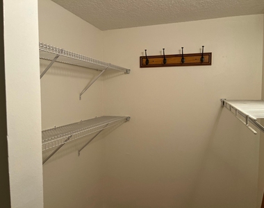 3008 San Clara Drive - Photo Thumbnail 8