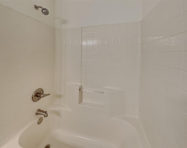 4406 Fox Meadows Lane - Photo Thumbnail 9