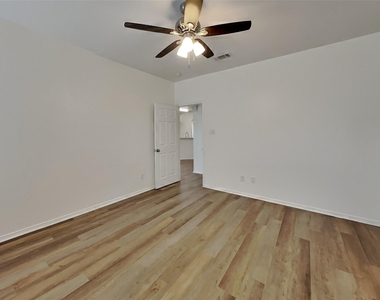 4406 Fox Meadows Lane - Photo Thumbnail 6