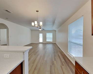 4406 Fox Meadows Lane - Photo Thumbnail 5