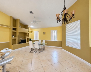 2562 Sw Mcdonald Street - Photo Thumbnail 2