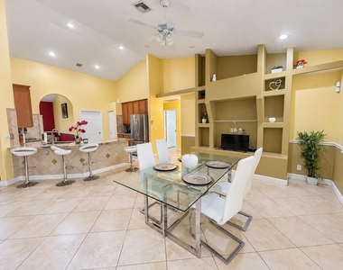 2562 Sw Mcdonald Street - Photo Thumbnail 3