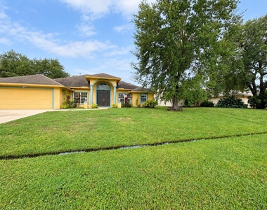 2562 Sw Mcdonald Street - Photo Thumbnail 1