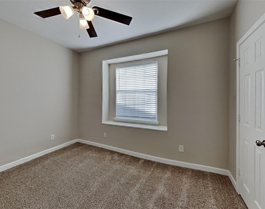 1621 Churchill Lane - Photo Thumbnail 13