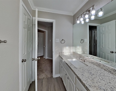 1621 Churchill Lane - Photo Thumbnail 19