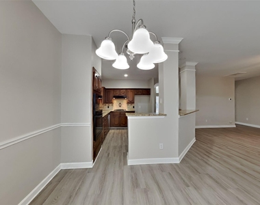 1621 Churchill Lane - Photo Thumbnail 6