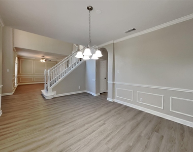 1621 Churchill Lane - Photo Thumbnail 7