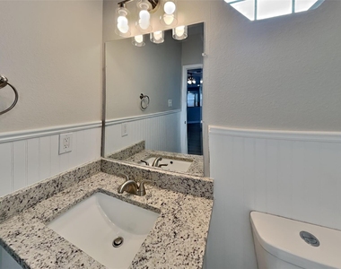 1621 Churchill Lane - Photo Thumbnail 18