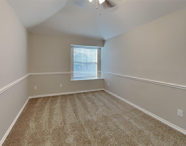 1621 Churchill Lane - Photo Thumbnail 14