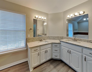 1621 Churchill Lane - Photo Thumbnail 11