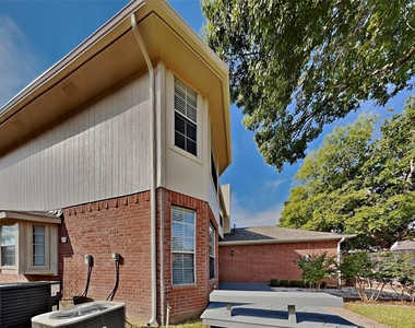 1621 Churchill Lane - Photo Thumbnail 22