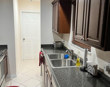 955 Sw Gwendolen Terrace - Photo Thumbnail 3