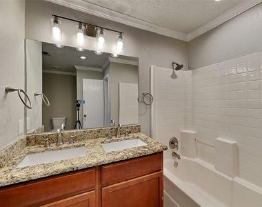 5313 Emmeryville Lane - Photo Thumbnail 9
