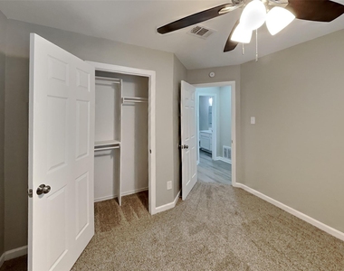 7512 Lake Arrowhead Drive - Photo Thumbnail 14