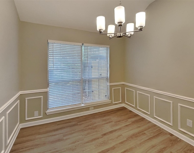 7512 Lake Arrowhead Drive - Photo Thumbnail 6