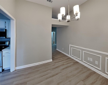 7512 Lake Arrowhead Drive - Photo Thumbnail 7