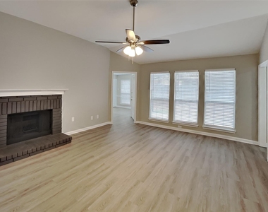 7512 Lake Arrowhead Drive - Photo Thumbnail 2