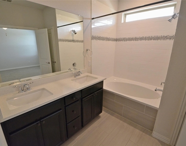 607 Ansley Way - Photo Thumbnail 12