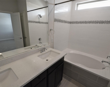 607 Ansley Way - Photo Thumbnail 14