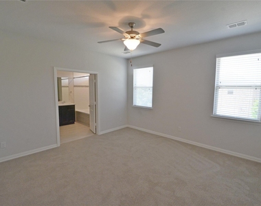 607 Ansley Way - Photo Thumbnail 9
