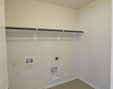 607 Ansley Way - Photo Thumbnail 16