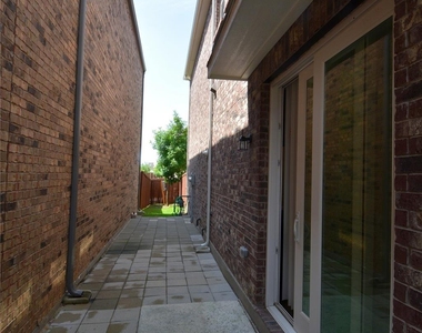607 Ansley Way - Photo Thumbnail 22