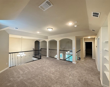504 Christie Crossing - Photo Thumbnail 22