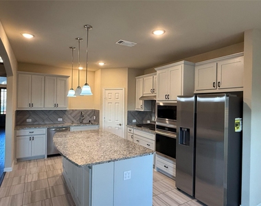 504 Christie Crossing - Photo Thumbnail 16