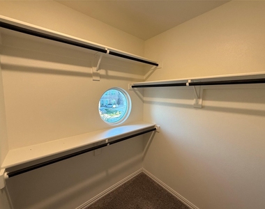 504 Christie Crossing - Photo Thumbnail 21