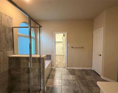 504 Christie Crossing - Photo Thumbnail 6