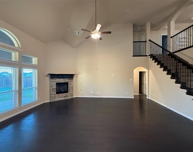 504 Christie Crossing - Photo Thumbnail 13