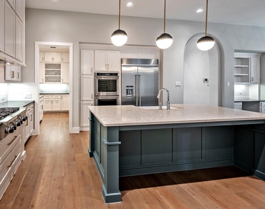 4431 Woodbine Lane - Photo Thumbnail 15