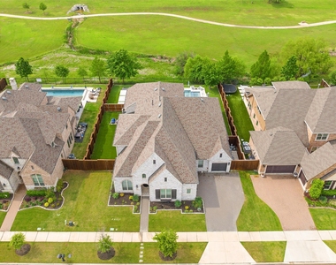 4431 Woodbine Lane - Photo Thumbnail 21